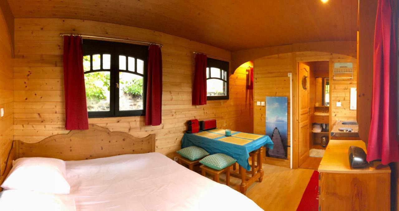 Millygite Roulotte - 4 Seasons Chalet-On-Wheels Exterior photo